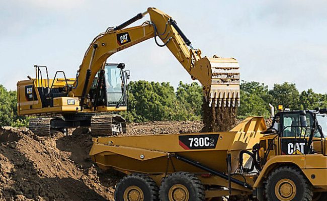 CAT 323 mit Fahrer CAT 323 mit Maschinist